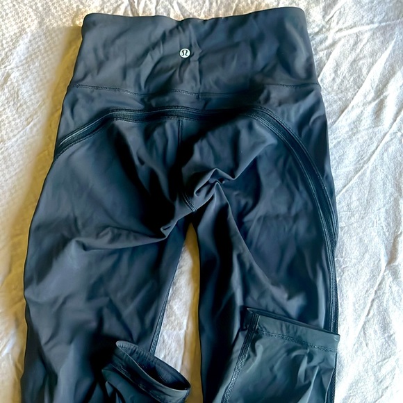 Lululemon Fresh In Mesh Tight (25") - EUC - Picture 4 of 8